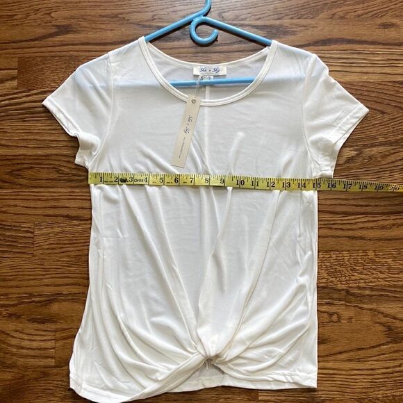NWT White Top - Picture 9 of 9